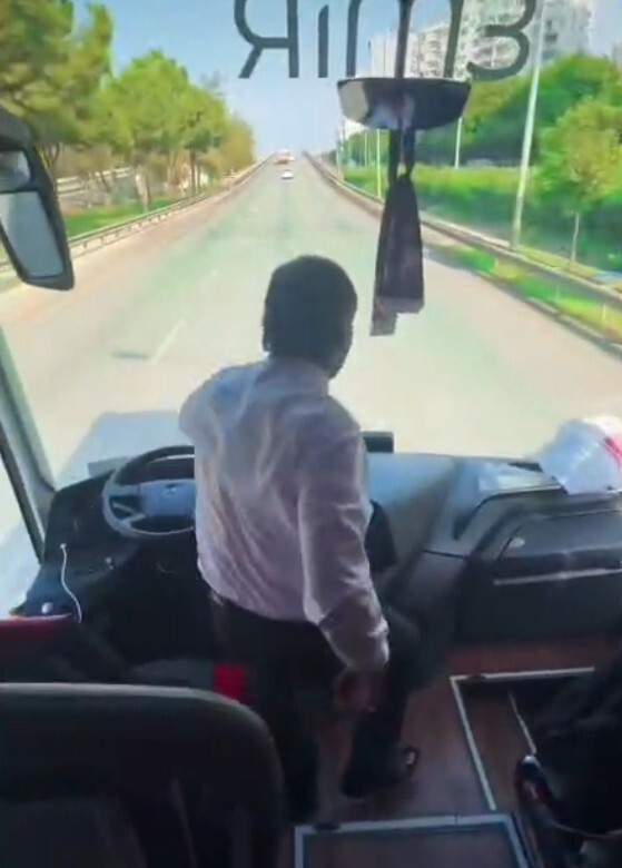 KONYASPOR-ANTALYASPOR DEPLASMANINA GİDEN VE ANTALYASPOR TARAFTARININ YOLCULUK YAPTIĞI OTOBÜSTE...