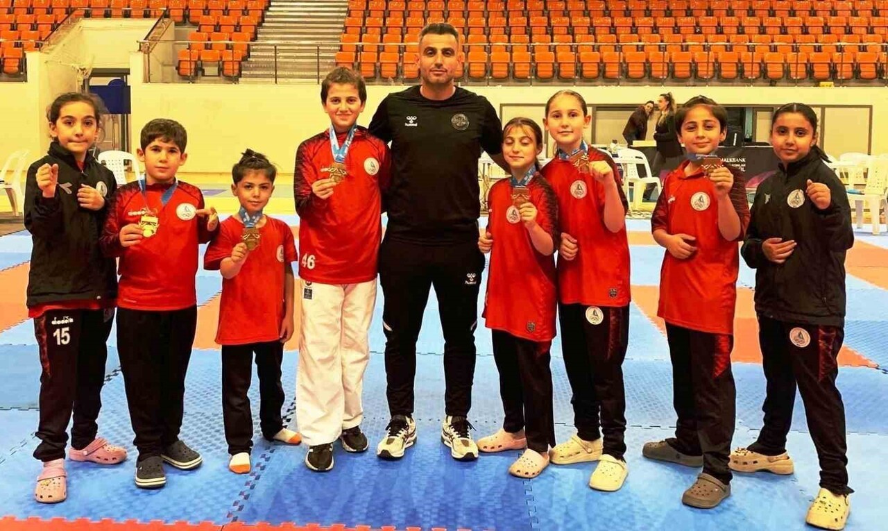 KÖRFEZ GENÇLERBİRLİĞİ SPOR KULÜBÜ, 16 SPORCU İLE KATILDIĞI YILDIZLAR KARATE LİGİ'NİN DARICA'DA...