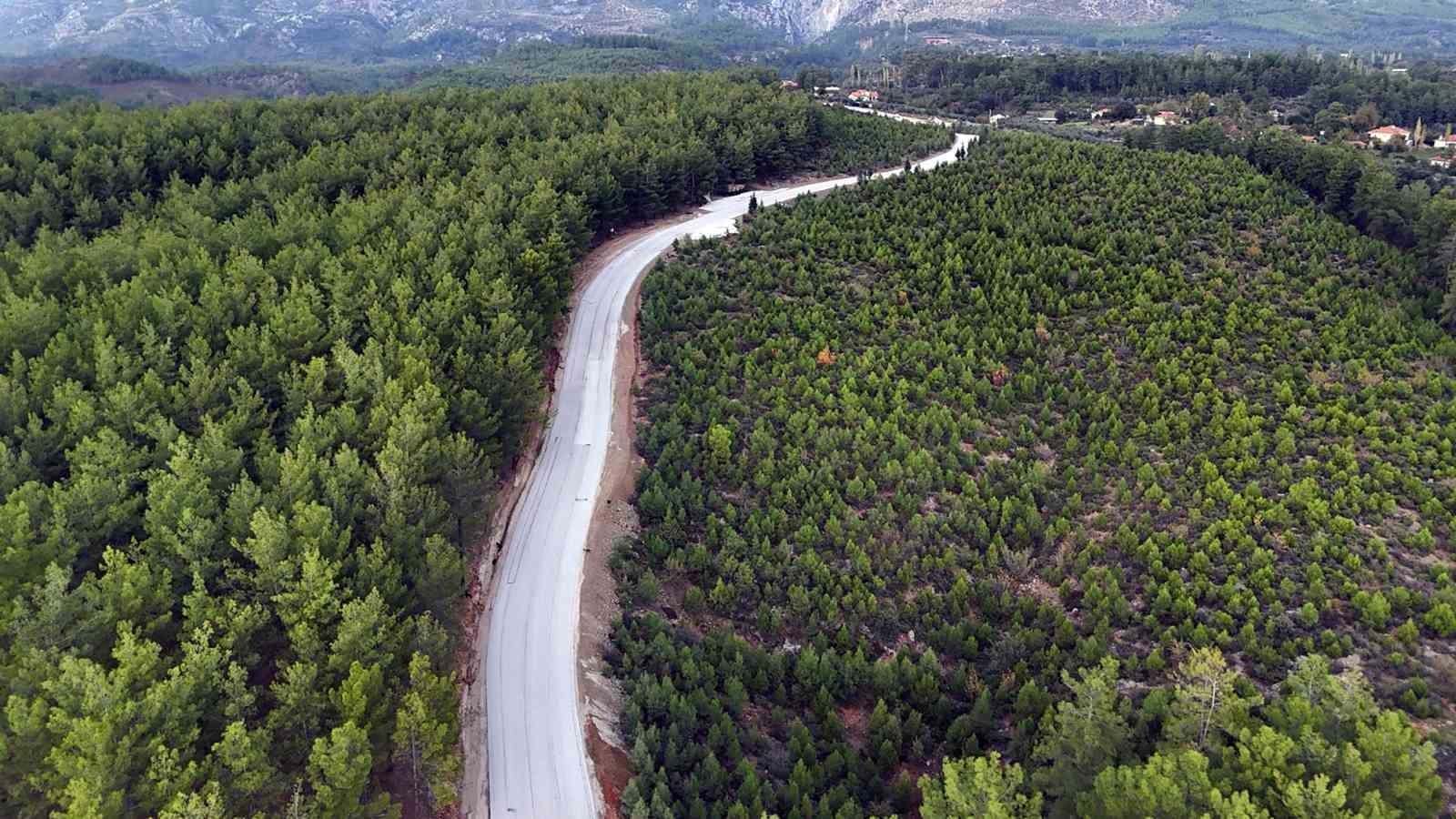 KÖYCEĞİZ’DE 21 MİLYON TL’LİK YOL YATIRIMI DEVAM EDİYOR