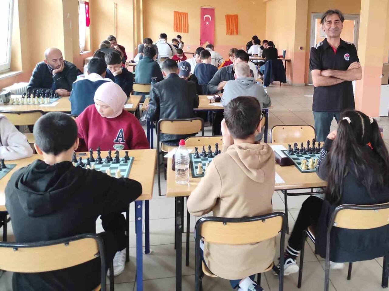 KÖYCEĞİZ’DE ÖĞRETMENLER GÜNÜ SATRANÇ TURNUVASI DÜZENLENDİ