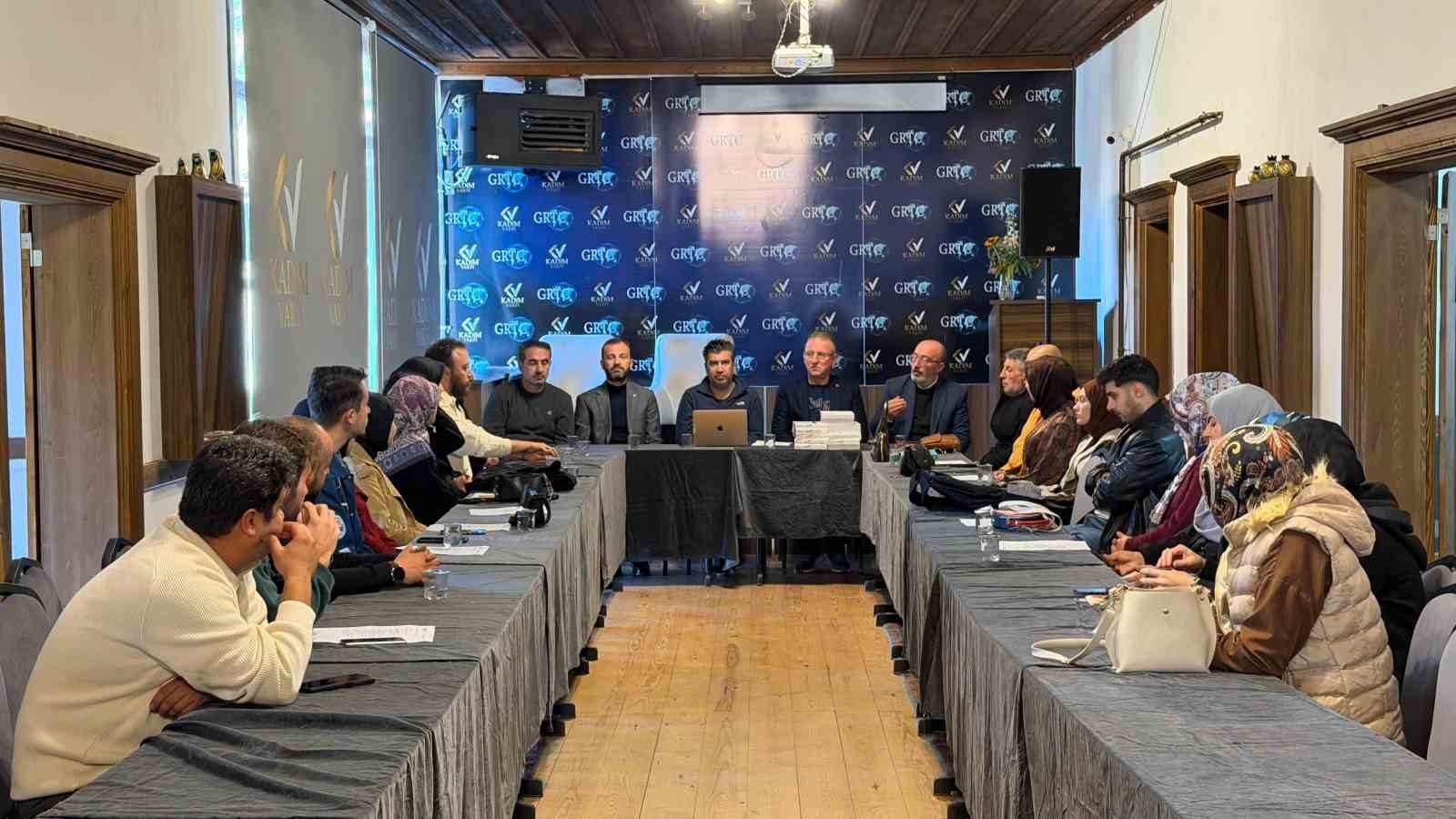 KÜTAHYA'DA ARAŞTIRMACI ÖĞRENCİLERİNE TABLET DESTEĞİ