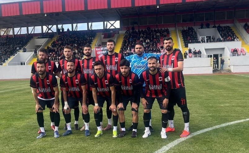 KÜTAHYA'NIN TAVŞANLI İLÇESİ ADA STADI, BUGÜN FUTBOLSEVERLERE UNUTULMAZ ANLAR YAŞATAN, BOL GOLLÜ VE...