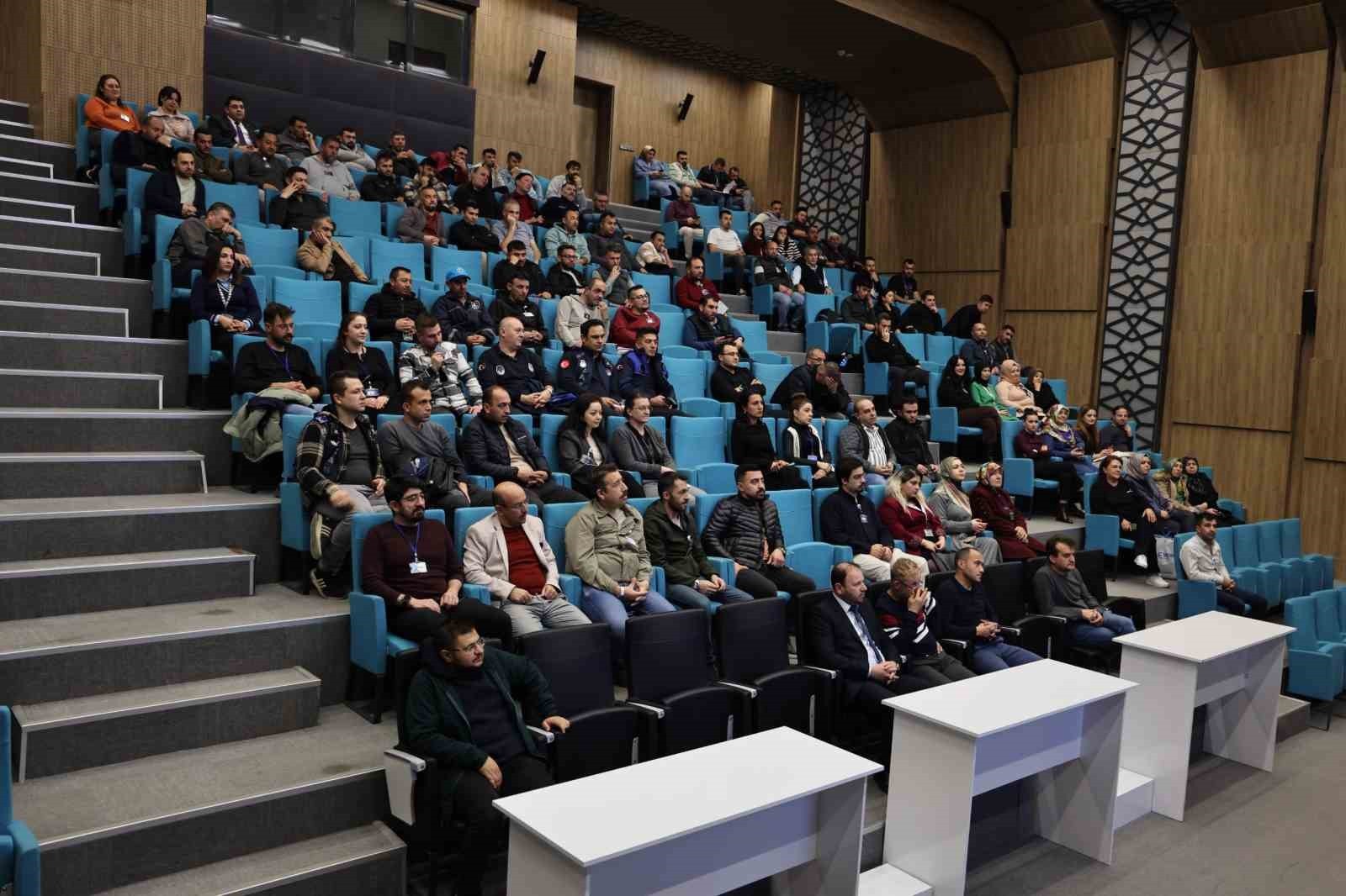 KÜTAHYA BELEDİYESİ'NDEN PERSONELİNE "ETKİLİ İLETİŞİM DAVRANIŞ BİÇİMLERİ" EĞİTİMİ