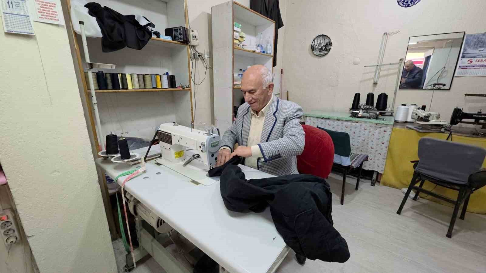 KÜTAHYA’DA 52 YILLIK TERZİ HİMMET KALKAN: "SANAT ARTIK BİTMEK ÜZERE"