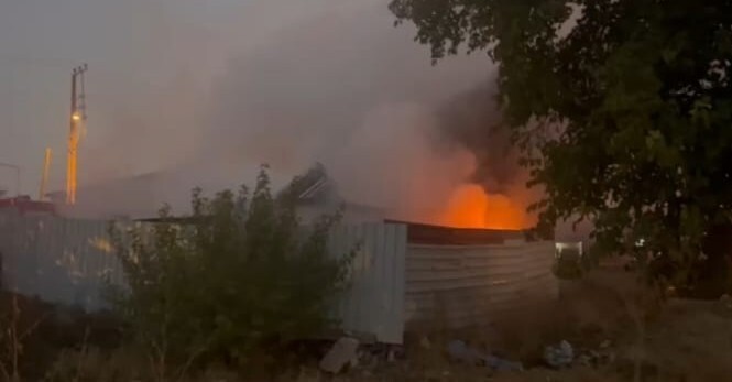 MALATYA'DA EV YANGINI