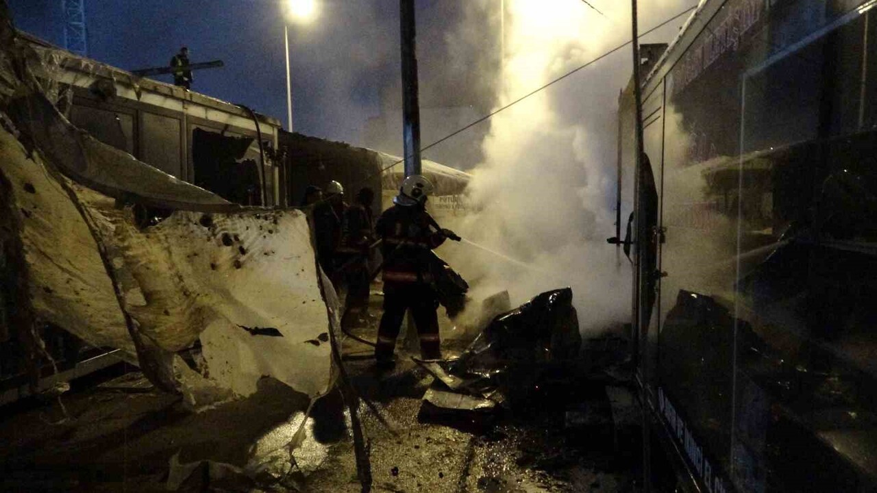 MALATYA'DA KONTEYNER ÇARŞIDA YANGIN: 1 YARALI