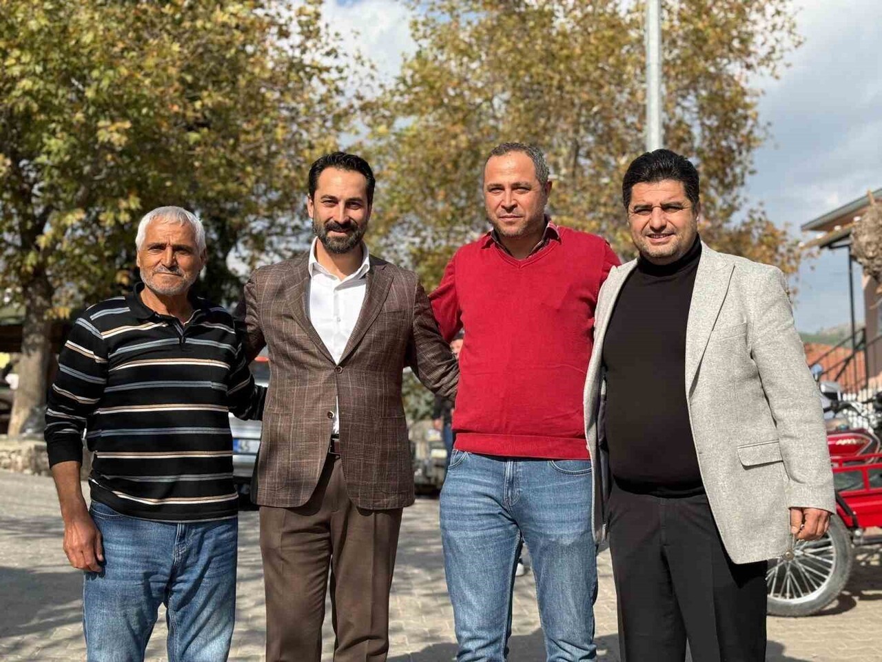 MANİSA'DA KATILDIĞI BİR HAYIR PROGRAMINDA VATANDAŞLARIN "ERKEN SEÇİM Mİ VAR?" SORUSUNA AÇIKLIK...