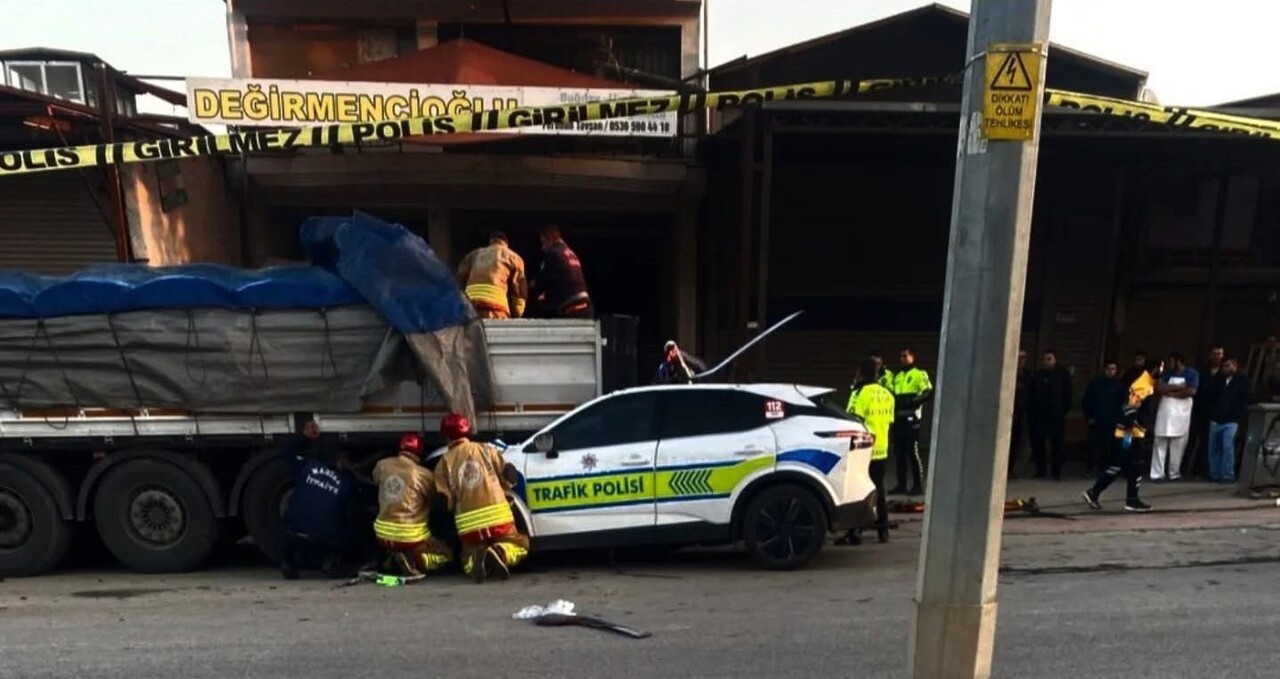 MANİSA'NIN ALAŞEHİR İLÇESİNDE 15 KASIM TARİHİNDE BİR POLİS MEMURUNUN ŞEHİT OLDUĞU DİĞER POLİS...