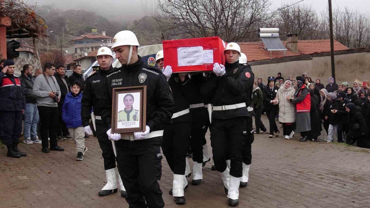 MANİSA'NIN ALAŞEHİR İLÇESİNDE TRAFİK KAZASINDA HAYATINI KAYBEDEN ŞEHİT POLİS HATİCE ÜNAL MEMLEKETİ...