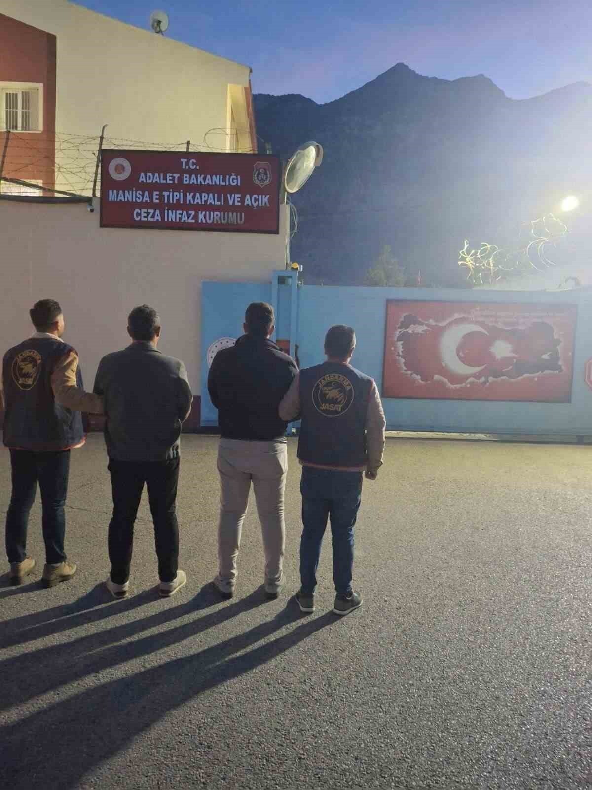 MANİSA İL JANDARMA KOMUTANLIĞI EKİPLERİ, TURGUTLU’DA GERÇEKLEŞTİRDİĞİ SERİ OPERASYONLARDA...