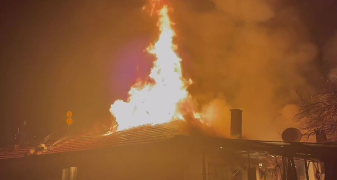 MANİSA’NIN KULA İLÇESİNDE HENÜZ NEDEN ÇIKTIĞI BİLİNMEYEN BİR SEBEPTEN DOLAYI YANGIN ÇIKTI. YANGIN...