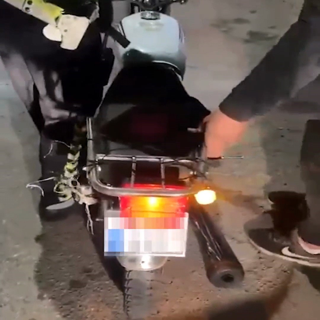 MANİSA POLİSİ 5 GÜNDE 2 BİNDEN FAZLA ARACI DENETLEYEREK, ABARTI EGZOZ VE YÜKSEK SES YAPAN 309...