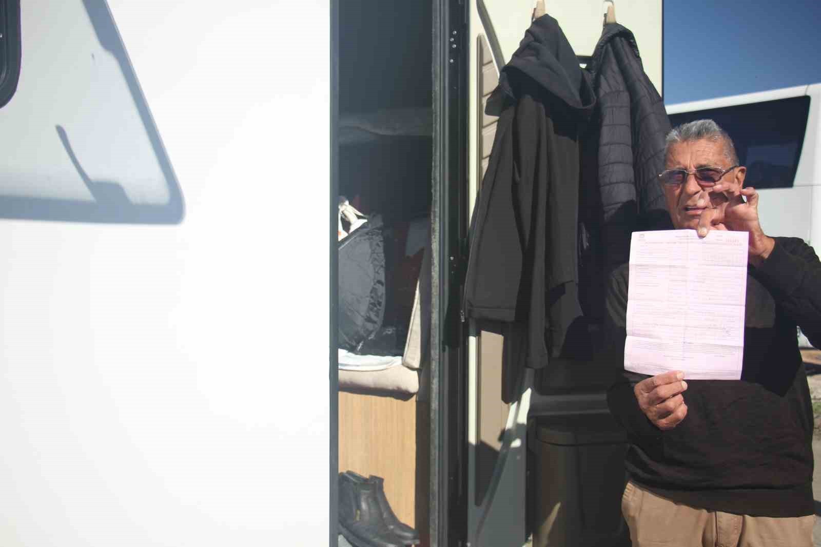 MARMARİS'TE KARAVANDA YAŞAYAN EMEKLİYE BELEDİYEDEN "BARINMA TUTANAĞI" ŞOKU