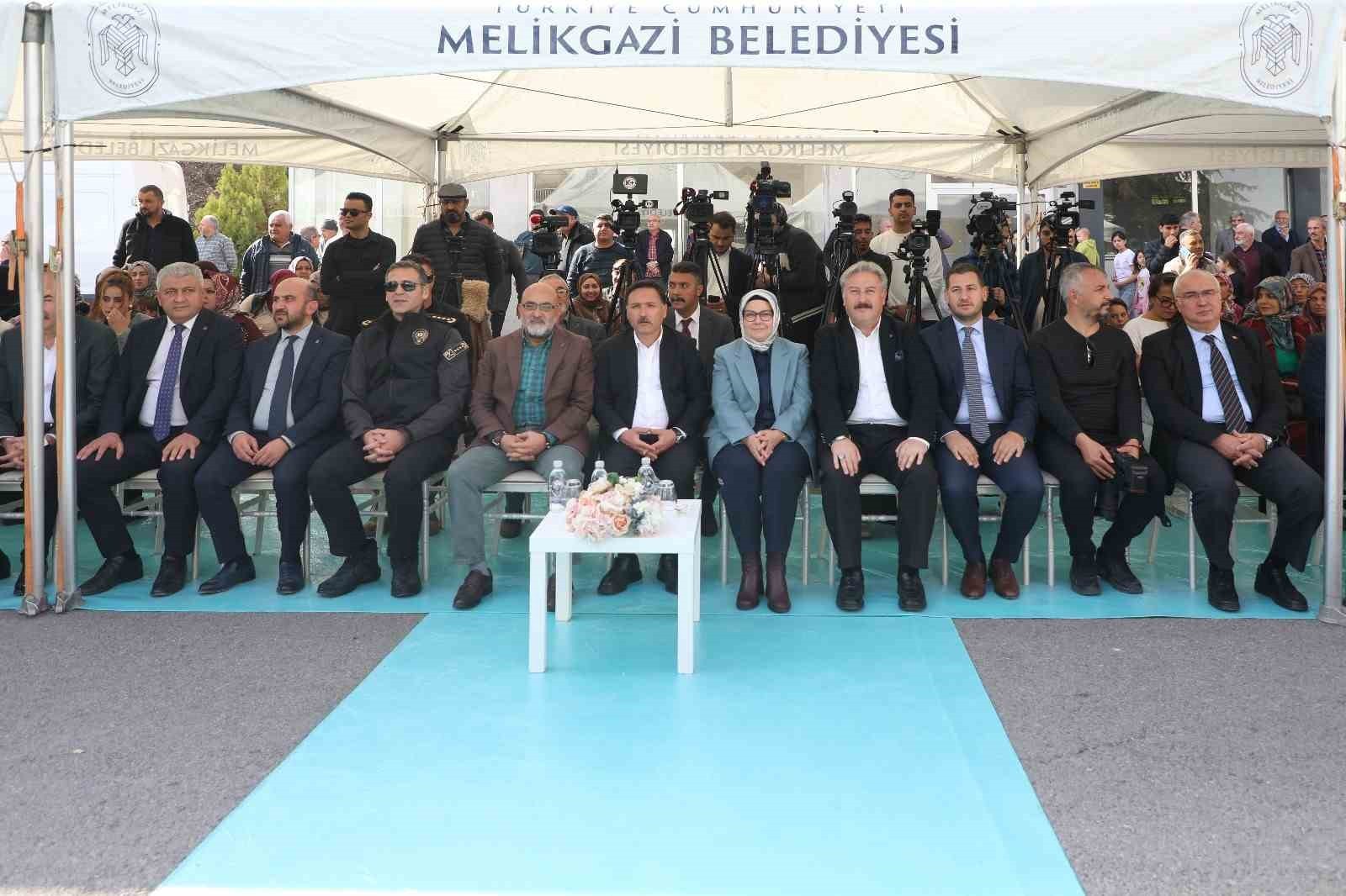 MELİKGAZİ BELEDİYESİ İLE HAYIRSEVER İŞ BİRLİĞİYLE YENİKÖY MAHALLESİ’NDE HAYATA GEÇİRİLEN PİRDEDE...