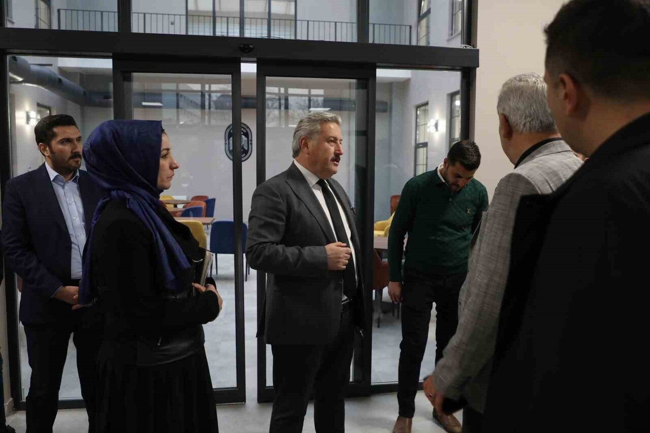 MELİKGAZİ BELEDİYESİ’NİN GÜLÜK MAHALLESİ’NDE HAYATA GEÇİRDİĞİ ‘MELİKGAZİ BELEDİYESİ GÜLÜK SOSYAL...