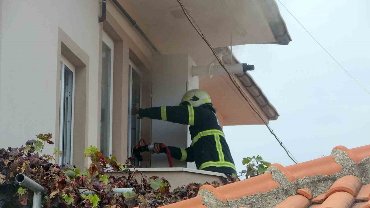 MENTEŞE'DE EVDE ÇIKAN YANGIN SÖNDÜRÜLDÜ