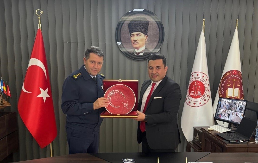 MERSİN'İN ANAMUR İLÇESİ  GARNİZON KOMUTANI ALBAY SERHAN GÜNGÖR İLE ANAMUR CUMHURİYET BAŞSAVCISI...