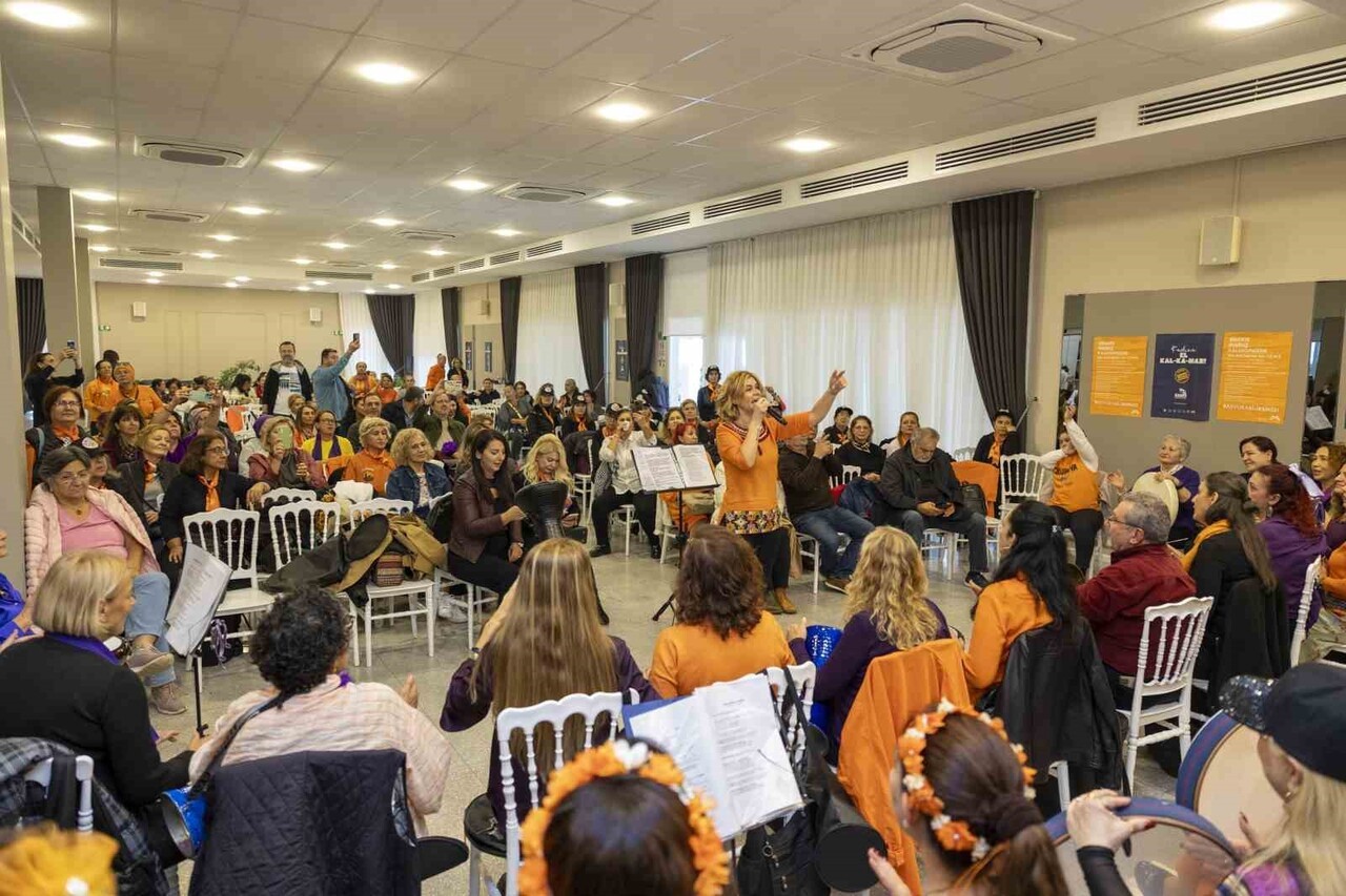 MERSİN BÜYÜKŞEHİR BELEDİYESİ, 25 KASIM KAPSAMINDA DÜZENLEDİĞİ YÜRÜYÜŞ VE BİLGİLENDİRME...