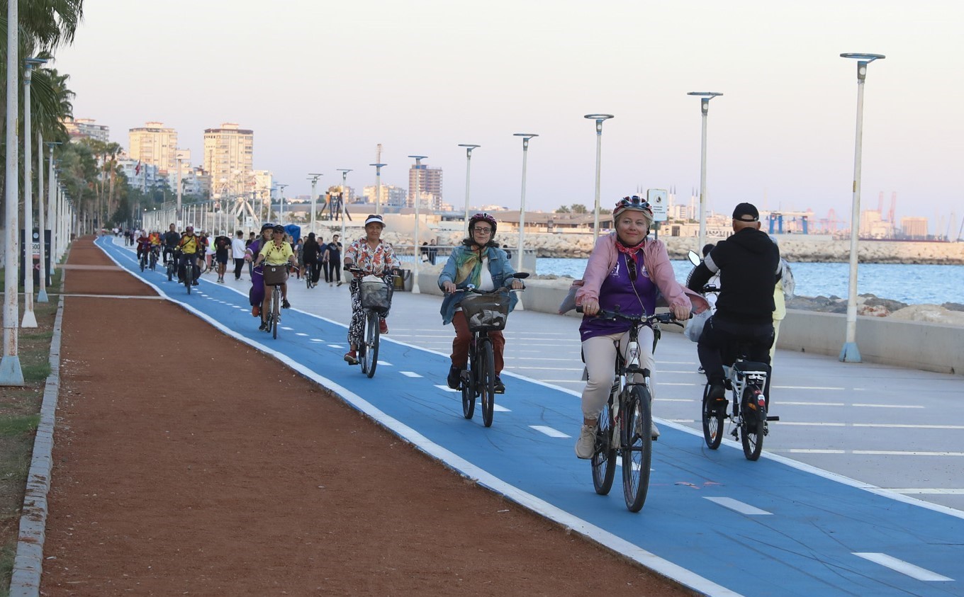 MERSİN BÜYÜKŞEHİR BELEDİYESİ’NİN ‘BİSİKLET ATÖLYESİ’, KADINLARA ÜCRETSİZ BİSİKLET SÜRÜŞÜ VE...