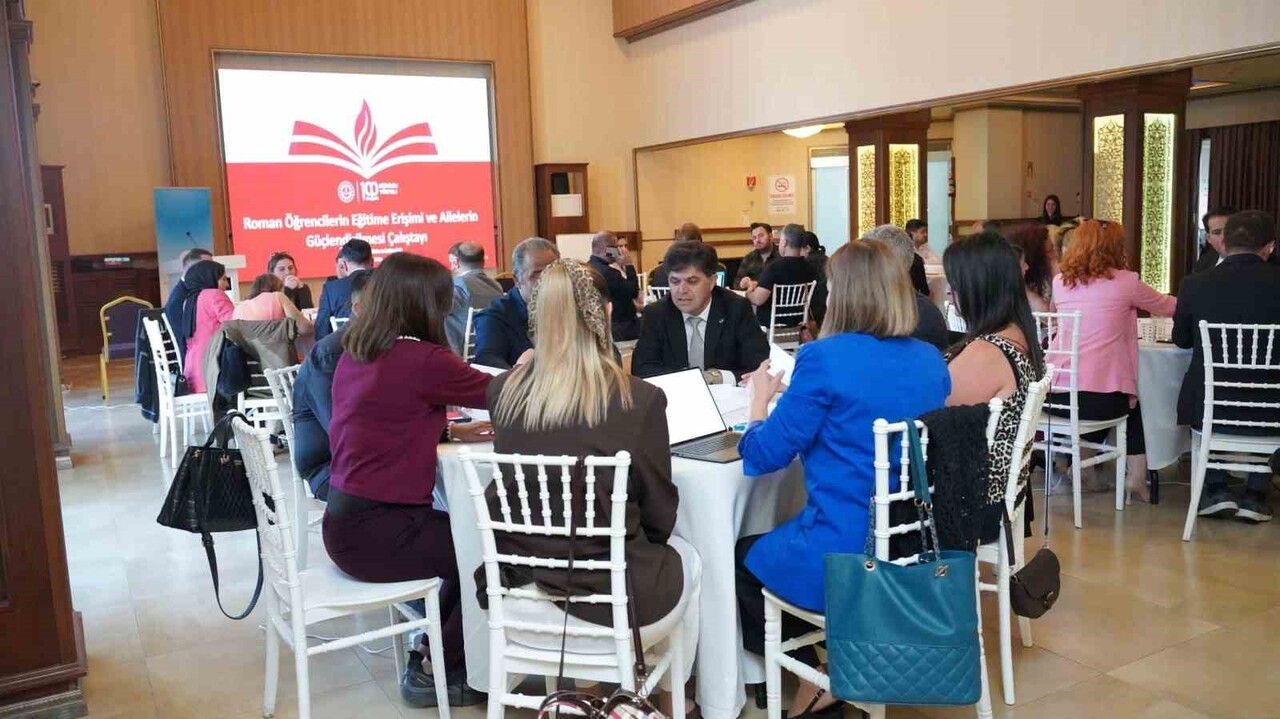 MERSİN İL MİLLİ EĞİTİM MÜDÜRLÜĞÜ TARAFINDAN ROMAN ÖĞRENCİLER İLE AİLELERİNİN EĞİTİM SÜREÇLERİNE...