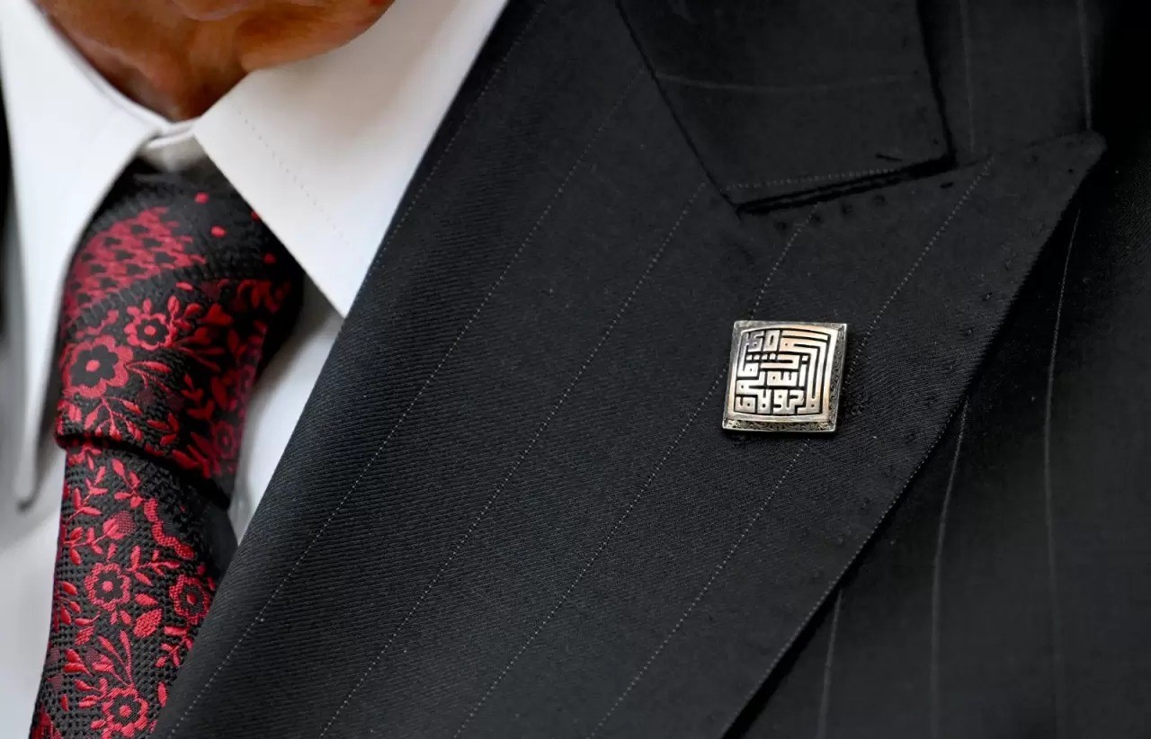 MHP GENEL BAŞKANI DEVLET BAHÇELİ’NİN GRUP KONUŞMASINDA TAKTIĞI ROZET VE YÜZÜĞÜN ÜZERİNDEKİ...