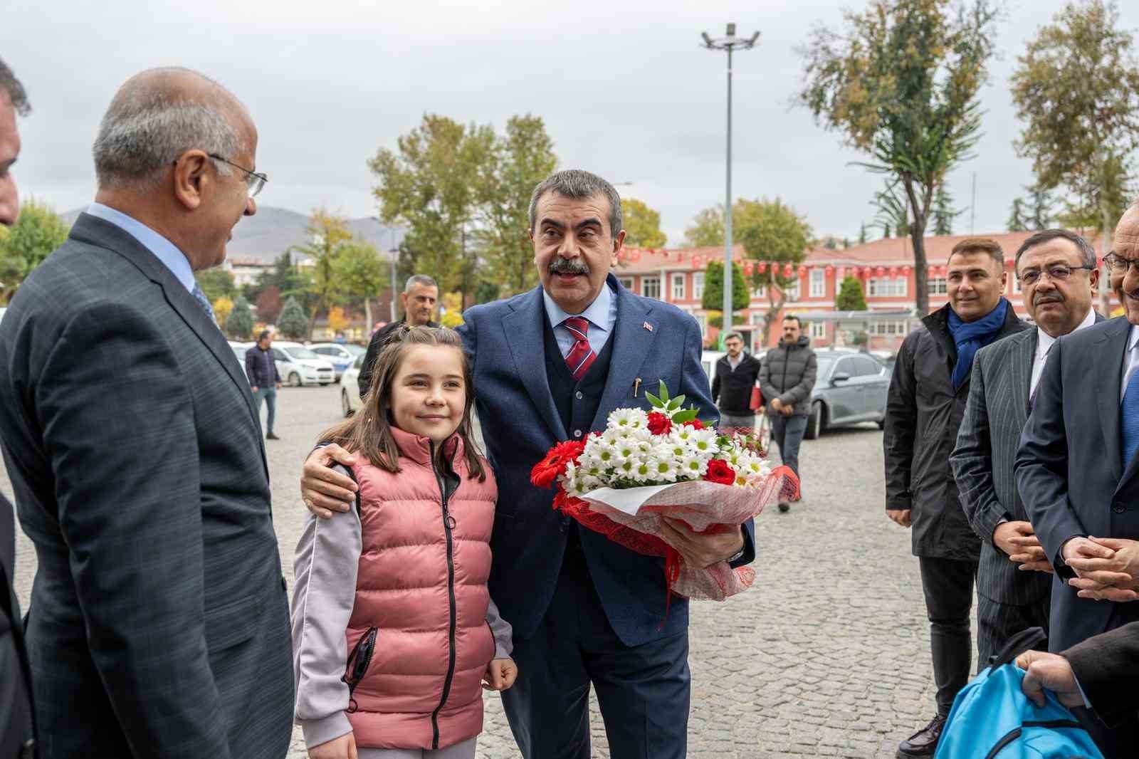 MİLLÎ EĞİTİM BAKANI YUSUF TEKİN, MALATYA BÜYÜKŞEHİR BELEDİYE BAŞKANI SAMİ ER’İ MAKAMINDA ZİYARET...