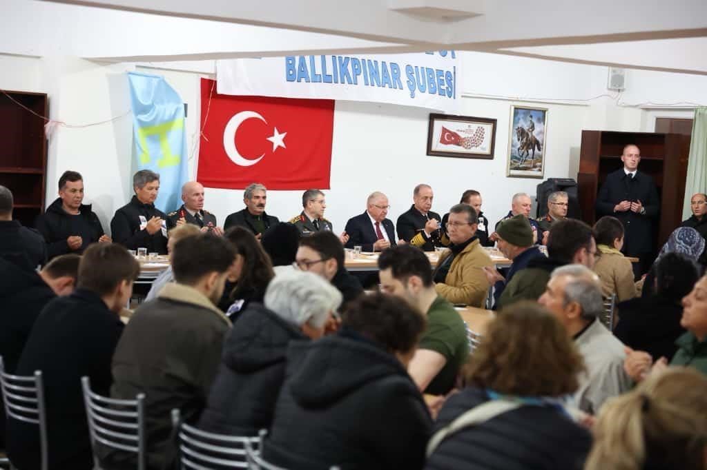 MİLLİ SAVUNMA BAKANI YAŞAR GÜLER C-130 TİPİ ASKERÎ KARGO UÇAĞININ DÜŞMESİ SONUCU ŞEHİT OLAN HAVA...