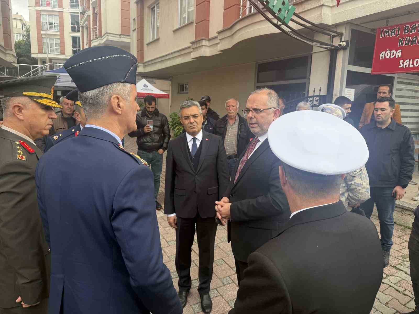 MİLLİ SAVUNMA ÜNİVERSİTESİ REKTÖRÜ PROF. DR. ERHAN AFYONCU, ŞEHİT HAVA PİLOT YARBAY GÖKHAN...