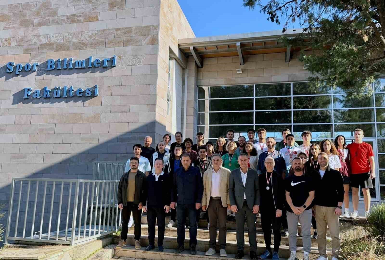 MSKÜ SPOR BİLİMLERİ FAKÜLTESİ 29 EKİM KUTLAMALARI KAPSAMINDA DÜZENLEDİĞİ SPOR MÜSABAKALARIYLA DOLU...