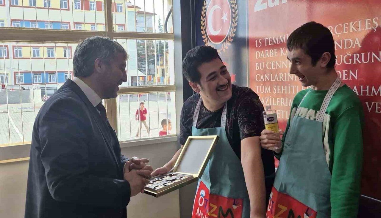 MÜDÜR MUSTAFA YILMAZ:" ÖZEL ÖĞRENCİLER GÜNAHSIZ VE MASUM ÇOCUKLARDIR"