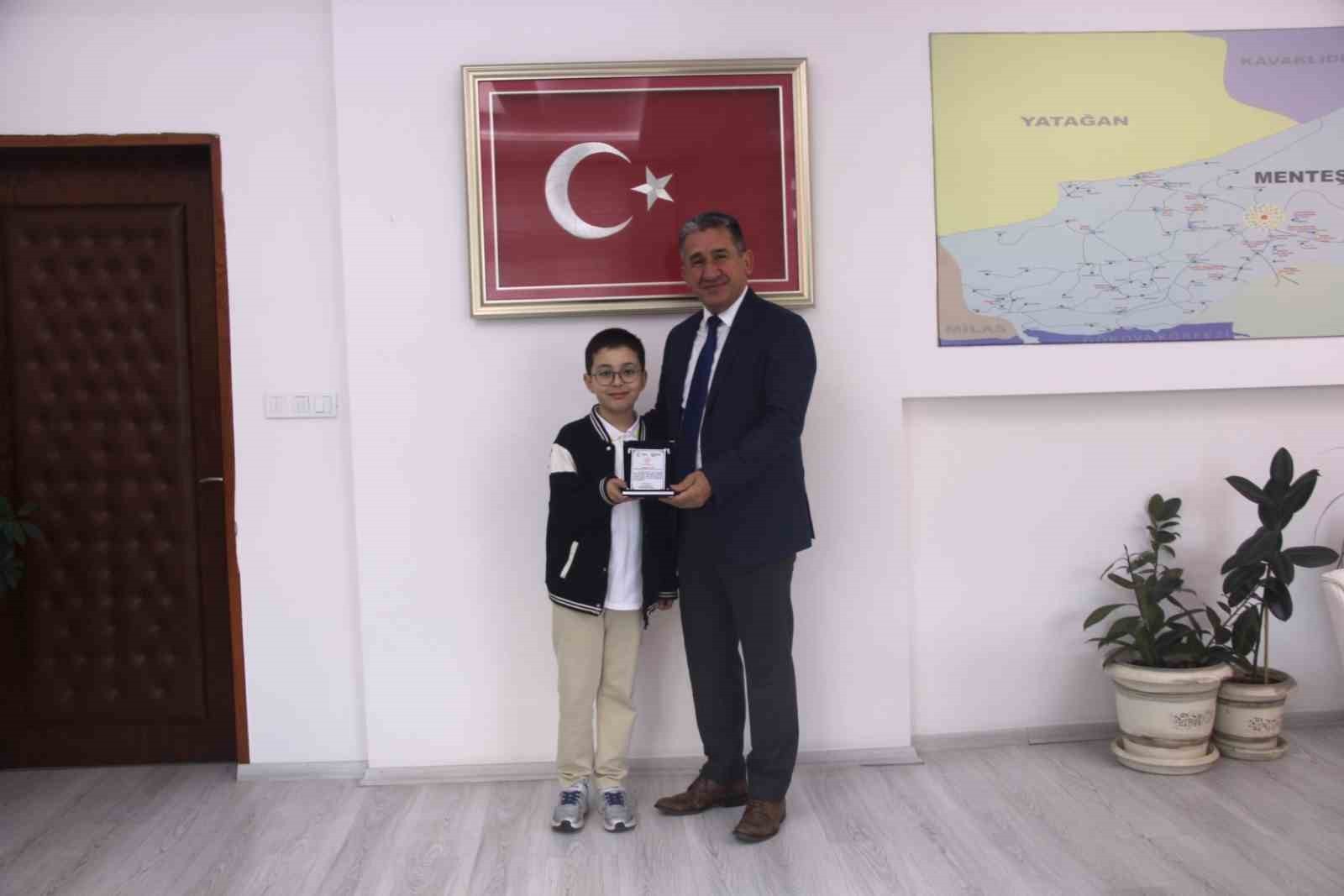 MUĞLA'DA ATATÜRK SEVGİSİ ŞİİRLE TAÇLANDI