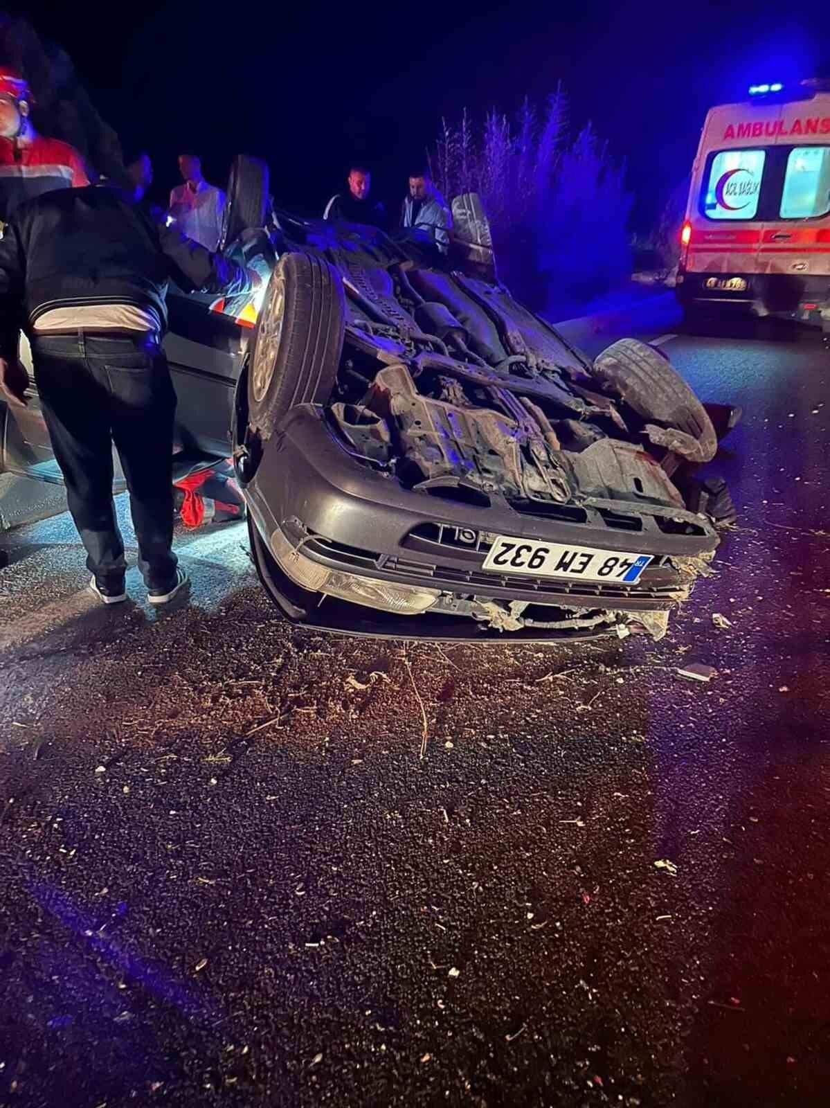 MUĞLA-AYDIN KARAYOLU BAYIR MEVKİİNDE DİREKSİYON HAKİMİYETİNİ KAYBEDEN SÜRÜCÜNÜN KULLANDIĞI ARAÇ...