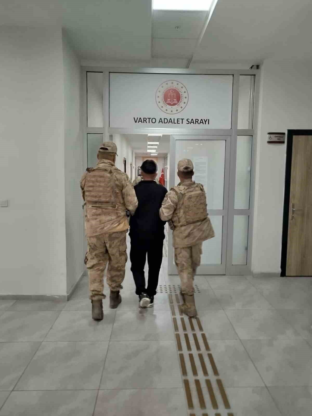 MUŞ İL JANDARMA KOMUTANLIĞI EKİPLERİ TARAFINDAN ARANAN ŞAHISLARA YÖNELİK YÜRÜTÜLEN ÇALIŞMALAR...