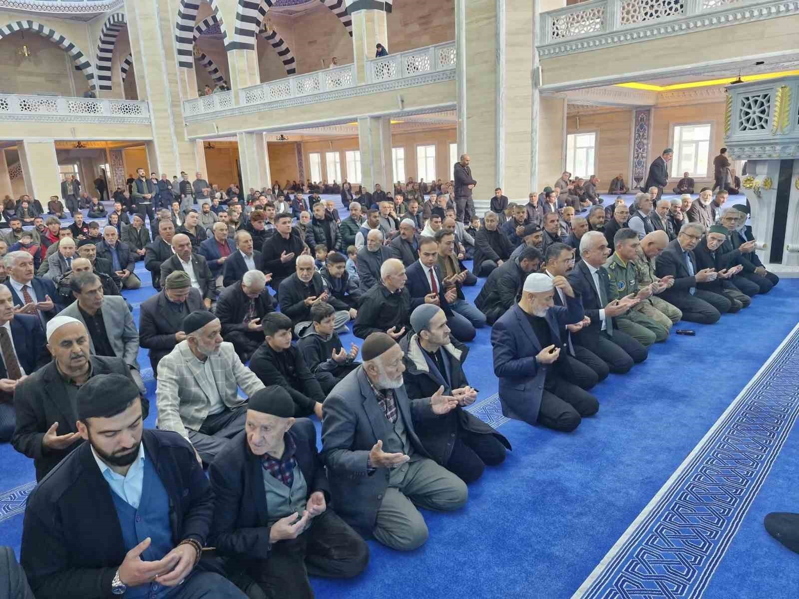 MUŞ’TA, GÜRCİSTAN VE HIRVATİSTAN’DA DÜŞEN UÇAKLARDA ŞEHİT OLAN KAHRAMANLARIMIZ İÇİN İMAM ŞAFİİ...
