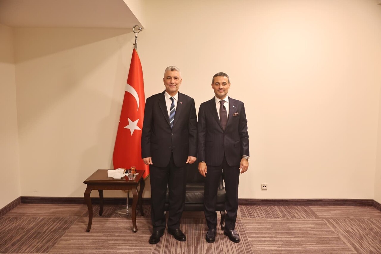 MÜSİAD ANTALYA BAŞKANI YUSUF AKGÜL, ANTALYA İŞ DÜNYASI TEMSİLCİLERİYLE ÖNCEKİ GÜN BİR ARAYA GELEN...