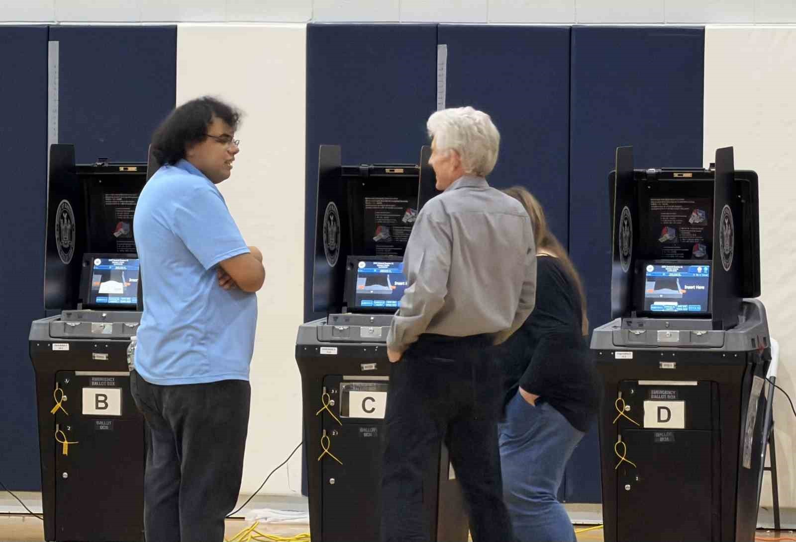 NEW YORK, YENİ BELEDİYE BAŞKANINI SEÇMEK İÇİN SANDIK BAŞINDA