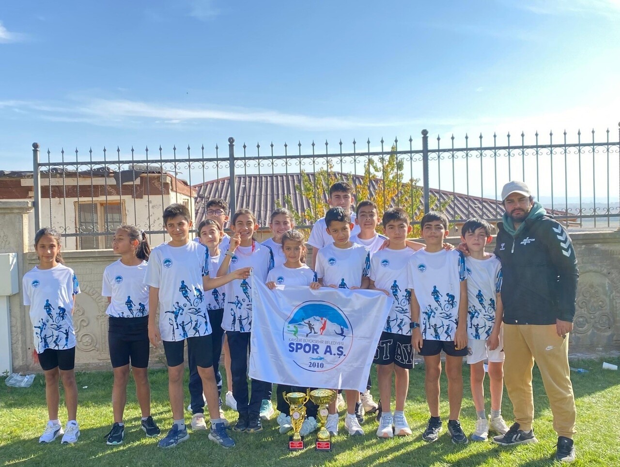 NİĞDE’DE DÜZENLENEN EŞREF AYDIN BÖLGESEL KROS LİGİ YARIŞMALARI’NDA KAYSERİ BÜYÜKŞEHİR BELEDİYESİ...