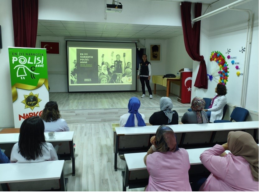 NİĞDE İL EMNİYET MÜDÜRLÜĞÜ NARKOTİK SUÇLARLA MÜCADELE ŞUBE MÜDÜRLÜĞÜ EKİPLERİNCE, TOPLUMUN FARKLI...