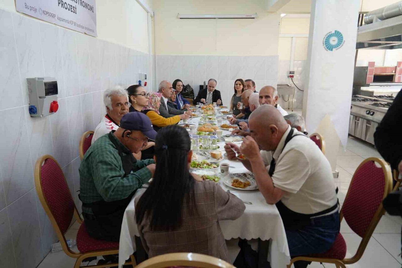 NİĞDE ÖMER HALİSDEMİR ÜNİVERSİTESİ, KUŞAKLARARASI ETKİLEŞİMİ GÜÇLENDİRMEYİ AMAÇLAYAN ANLAMLI BİR...