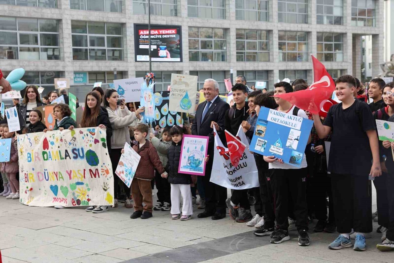 NİLÜFER’DE 20 KASIM DÜNYA ÇOCUK HAKLARI GÜNÜ, ÇOCUKLARIN BELİRLEDİĞİ 'SU İSRAFI' TEMASIYLA...