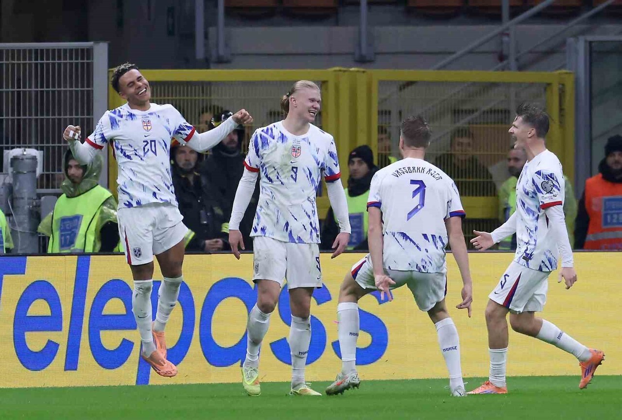 NORVEÇ MİLLİ TAKIMI, FIFA DÜNYA KUPASI ELEMELERİ I GRUBU'NU 24 PUANLA LİDER TAMAMLAYARAK 1998...