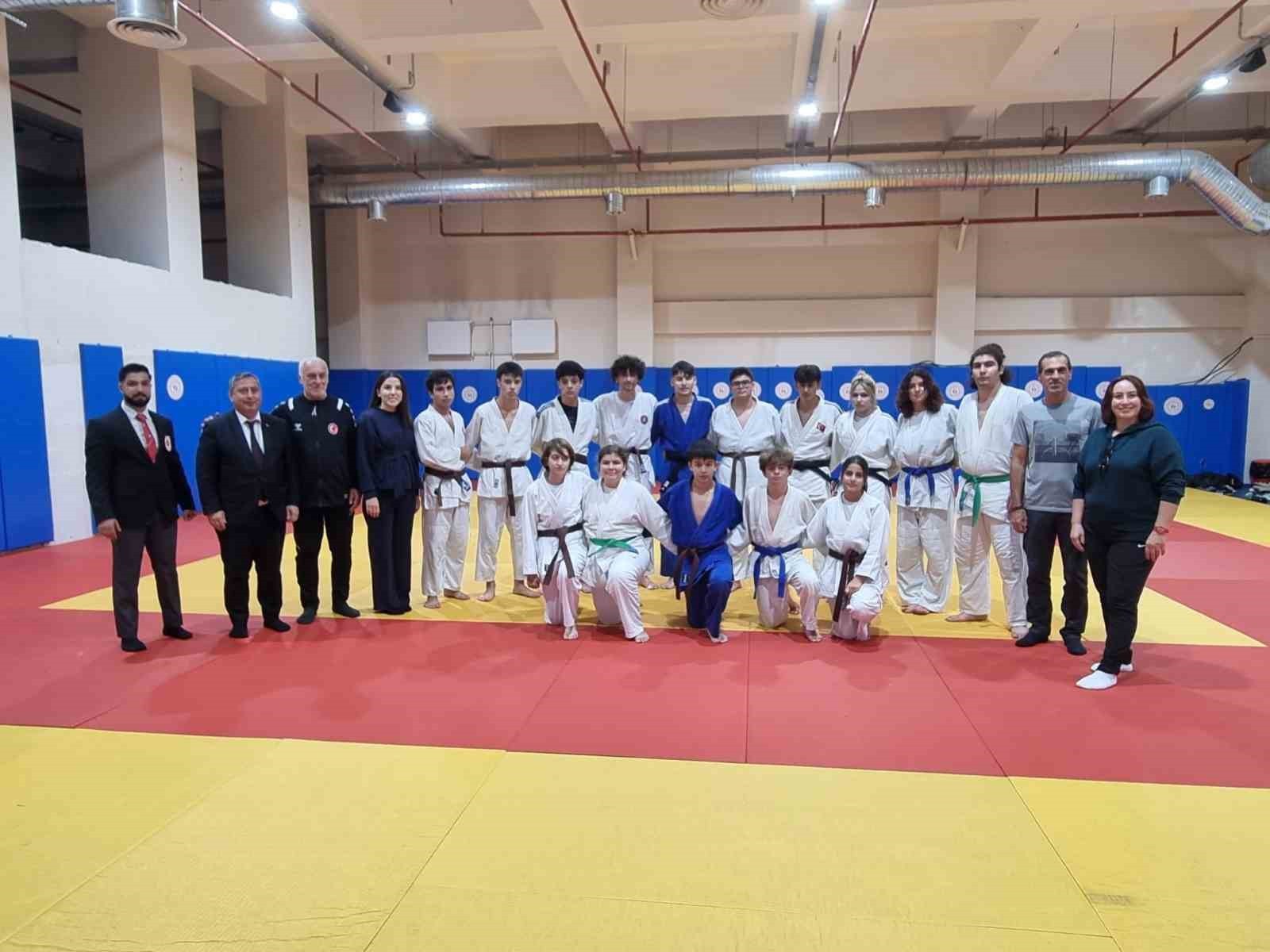 OKUL SPORLARI GENÇLER JUDO İL BİRİNCİLİĞİ NEFESLERİ KESTİ