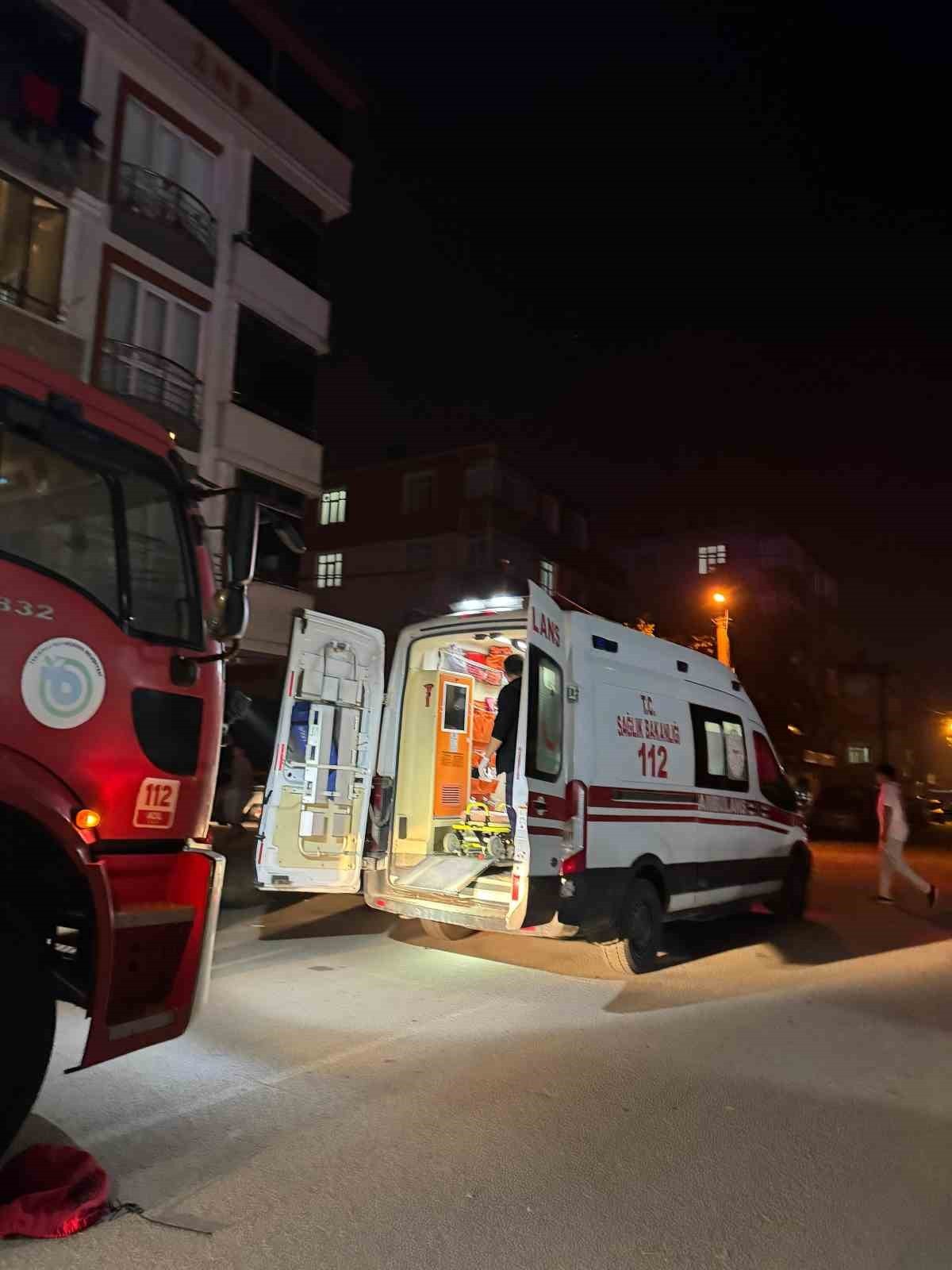 OLAY, KAPAKLI VATAN MAHALLESİ PLEVNE CADDESİ'NDE BULUNAN BİR APARTMANDA MEYDANA GELDİ.
