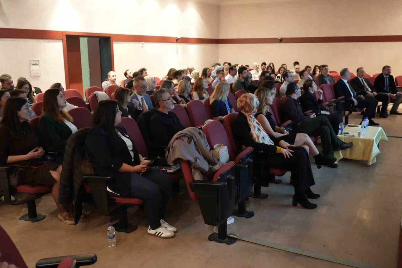 ONDOKUZ MAYIS ÜNİVERSİTESİ (OMÜ) TIP FAKÜLTESİ’NDE "ENDOMETRİUM KANSERLERİNDE MULTİDİSİPLİNER...