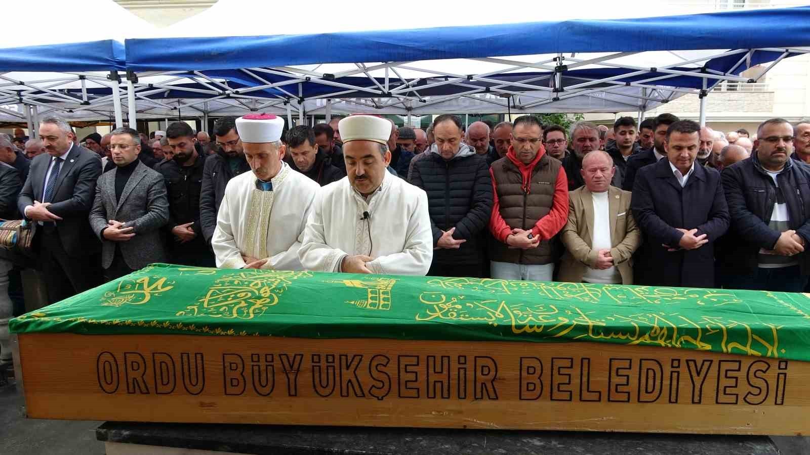 ORDU'NUN FATSA İLÇESİNDE TAŞ OCAĞINDA MEYDANA GELEN GÖÇÜKTE ENKAZ ALTINDA KALARAK HAYATINI...