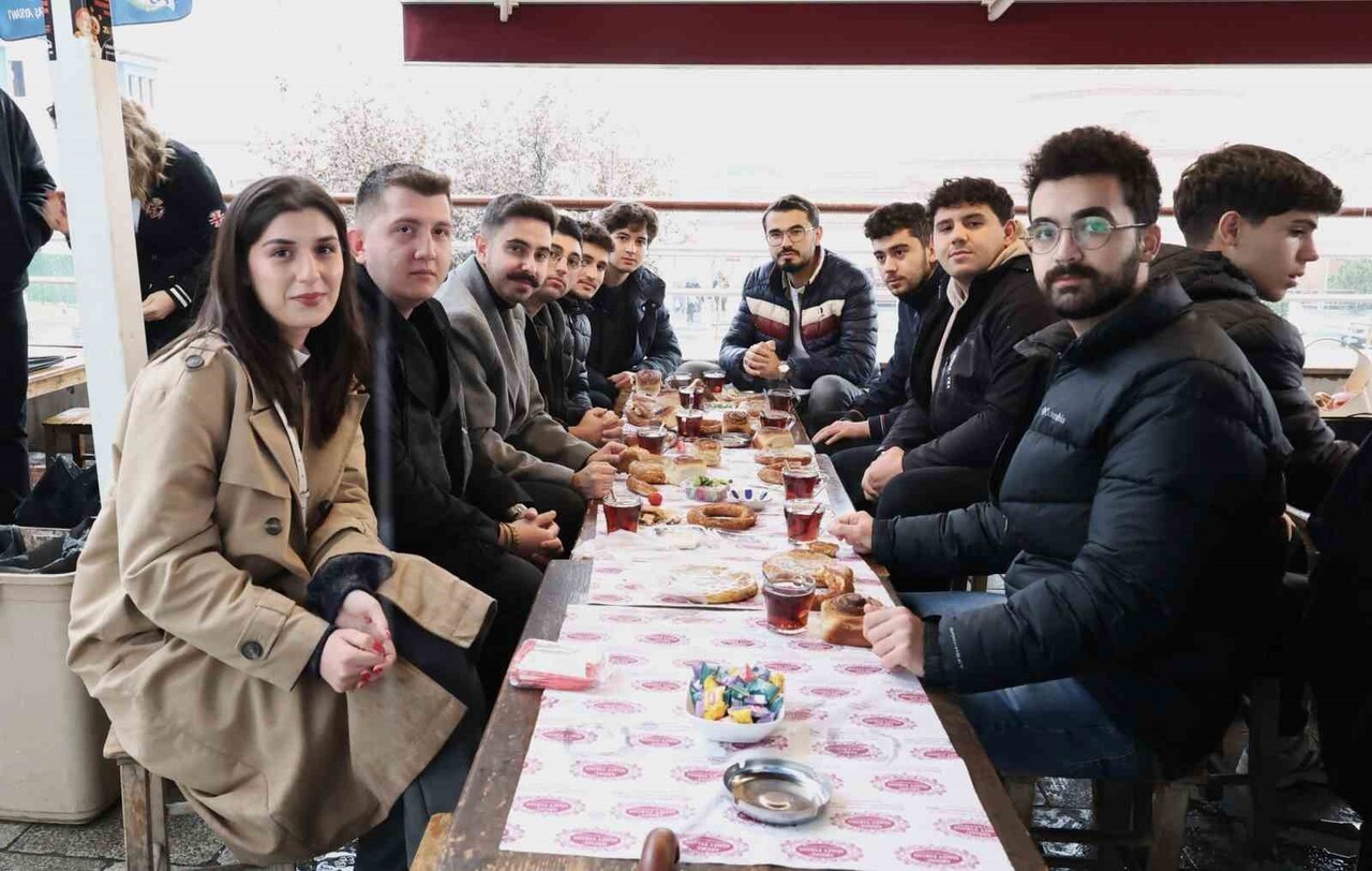 OSMANGAZİ BELEDİYESİ BURSA’NIN DÜNYACA ÜNLÜ LEZZETLERİNİ FARKLI ŞEHİRLERDEN BURSA’YA GELEN...