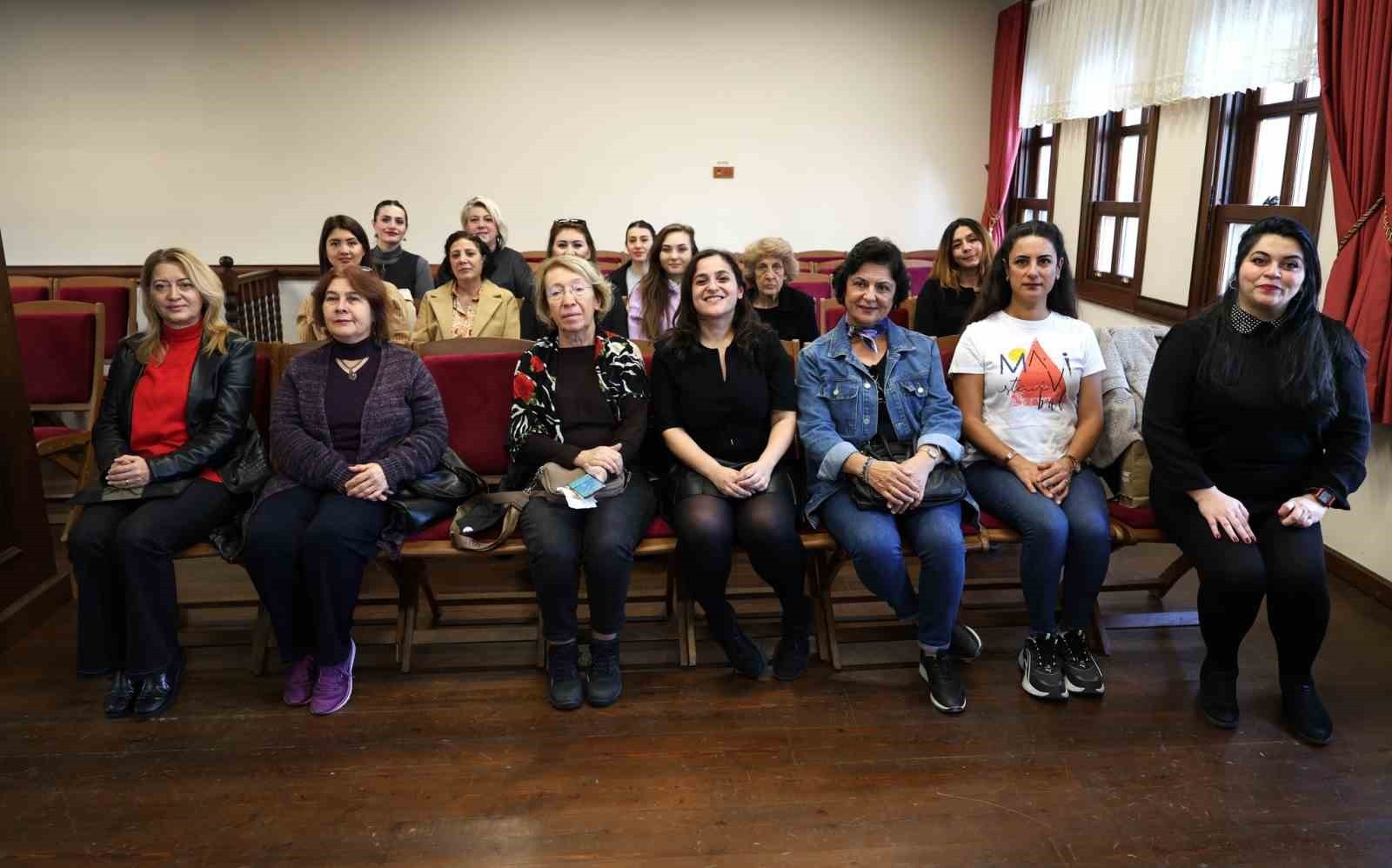 OSMANGAZİ KENT KONSEYİ KADIN MECLİSİ TARAFINDAN 25 KASIM KADINA YÖNELİK ŞİDDETE KARŞI ULUSLARARASI...