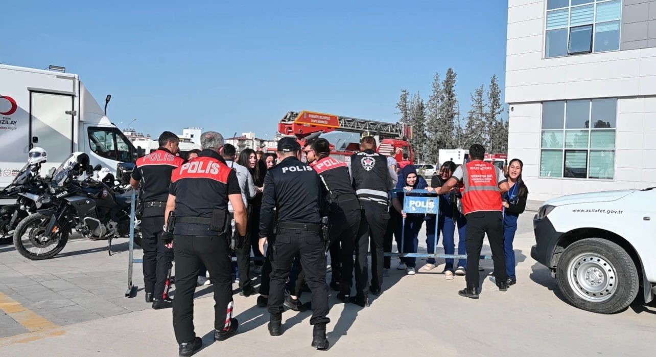 OSMANİYE EĞİTİM VE ARAŞTIRMA HASTANESİ’NDE AFET TATBİKATI GERÇEKLEŞTİRİLDİ