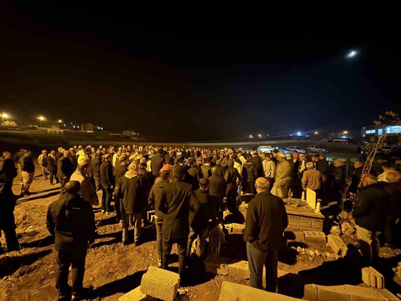 OTOPSİ İŞLEMLERİ TAMAMLANAN BABANIN CENAZESİ DE MARDİN’İN SAVUR İLÇESİNE BAĞLI KIRSAL İŞGÖREN...