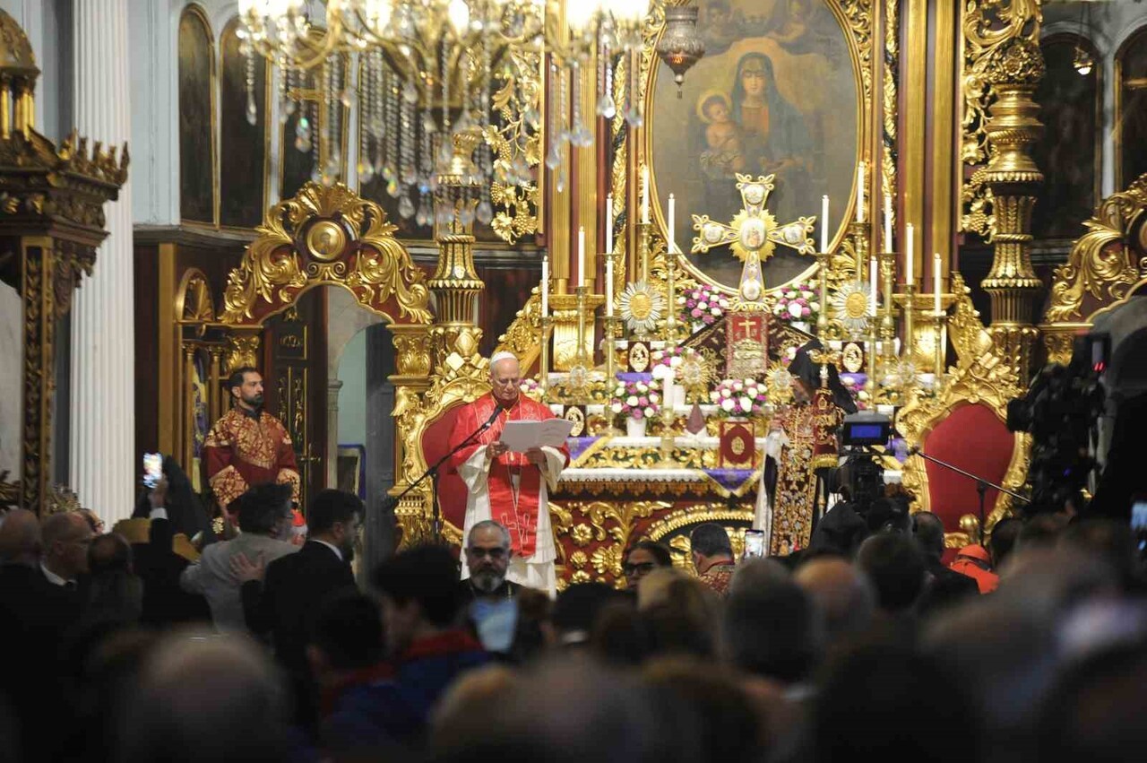 PAPA 14. LEO, KUMKAPI'DA BULUNAN ERMENİ APOSTOLİK KATEDRALİ'NE "DUA ZİYARETİ"...